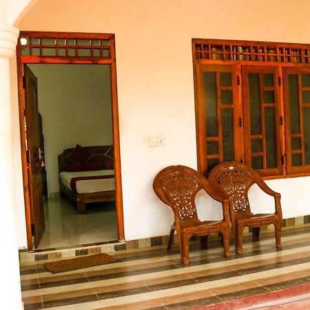 French Garden Eagle Wings Inn Uppuveli Exterior foto