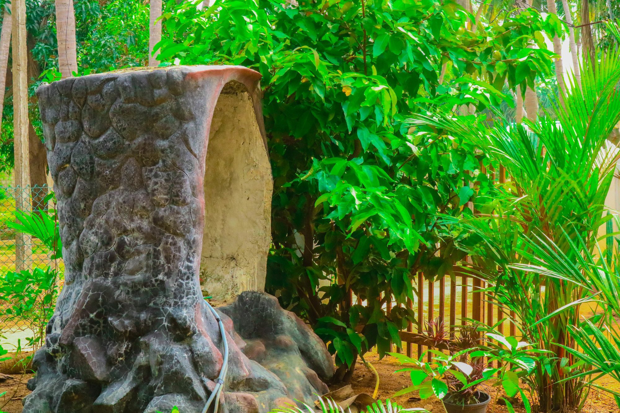 French Garden Eagle Wings Inn Uppuveli Exterior foto